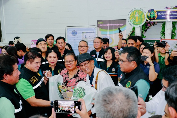 ร้อยเอกธรรมนัส ลงพื้นที่จังหวัดนนทบุรี